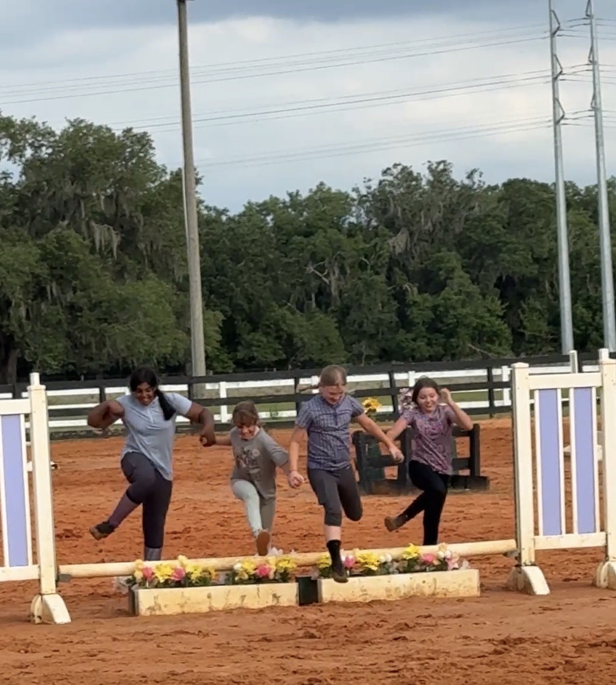PHOTO OF GALAXY WEB GIRLS HORSELESS JUMP MAY 2026